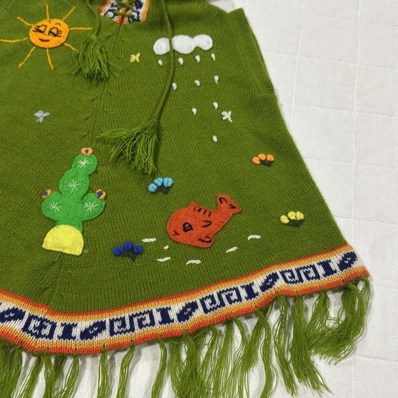 Kids Poncho - Picture 3 of 12